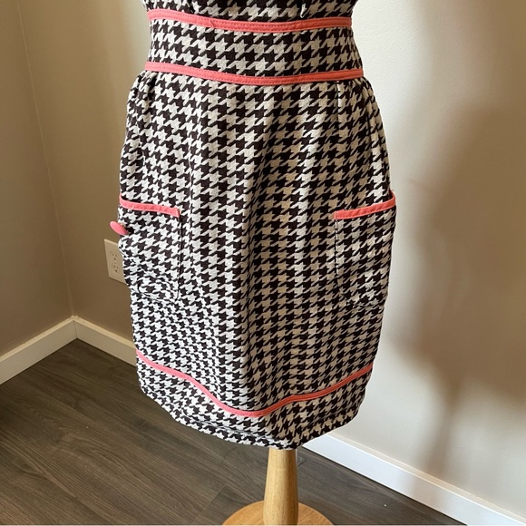 JESSIE STEELE Apron Houndstooth Print with Pink Trim - Picture 6 of 9